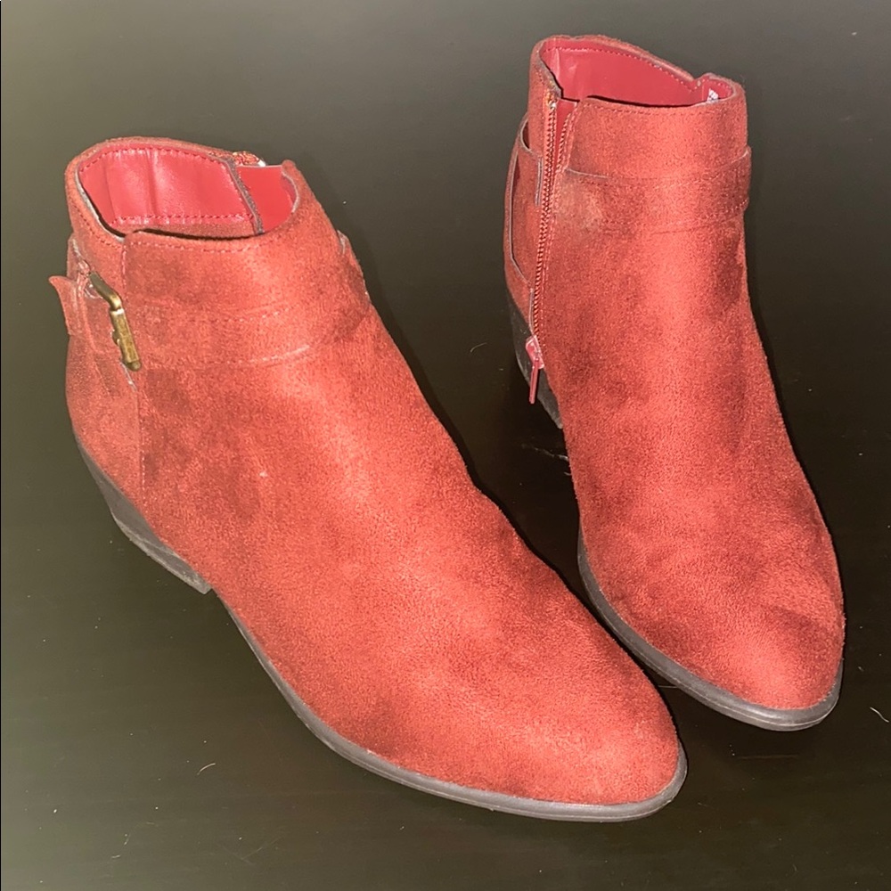 Excellent Condition JustFab Red Ankle Boots 7